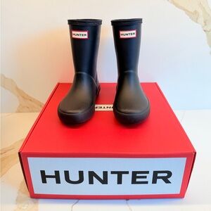 Kids First Classic Rain Boots
Black Waterproof Rubber Wellies